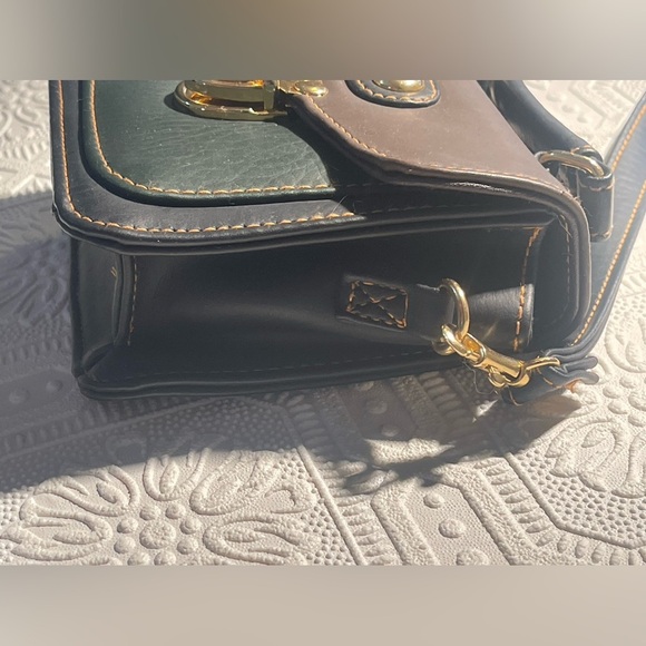 Vintage Veneta Dark Green and Brown Leather Shoulder Hand Bag with Gold Hardware - Picture 3 of 16